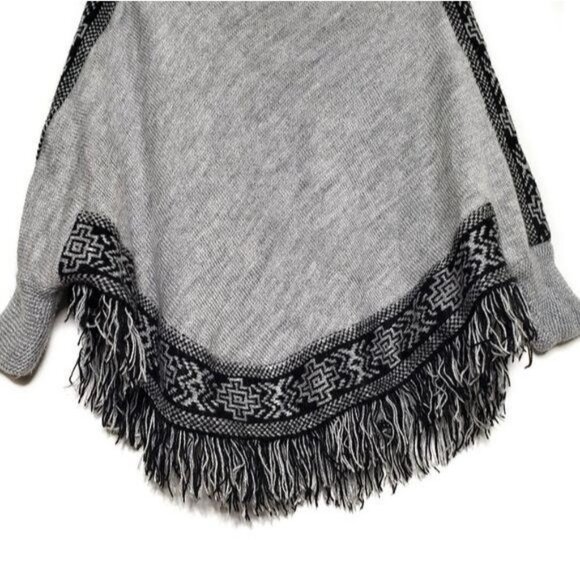 ALPAFINA Alpaca Gray Wool Aztec Poncho - Picture 2 of 5